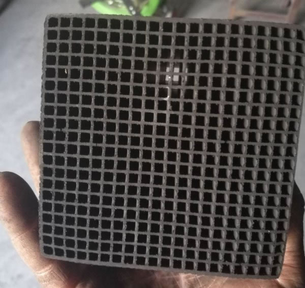 蜂窩活性炭